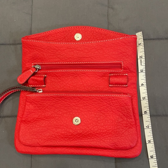 Red Nine West leather clutch, silver hardware NWOT - Picture 6 of 8
